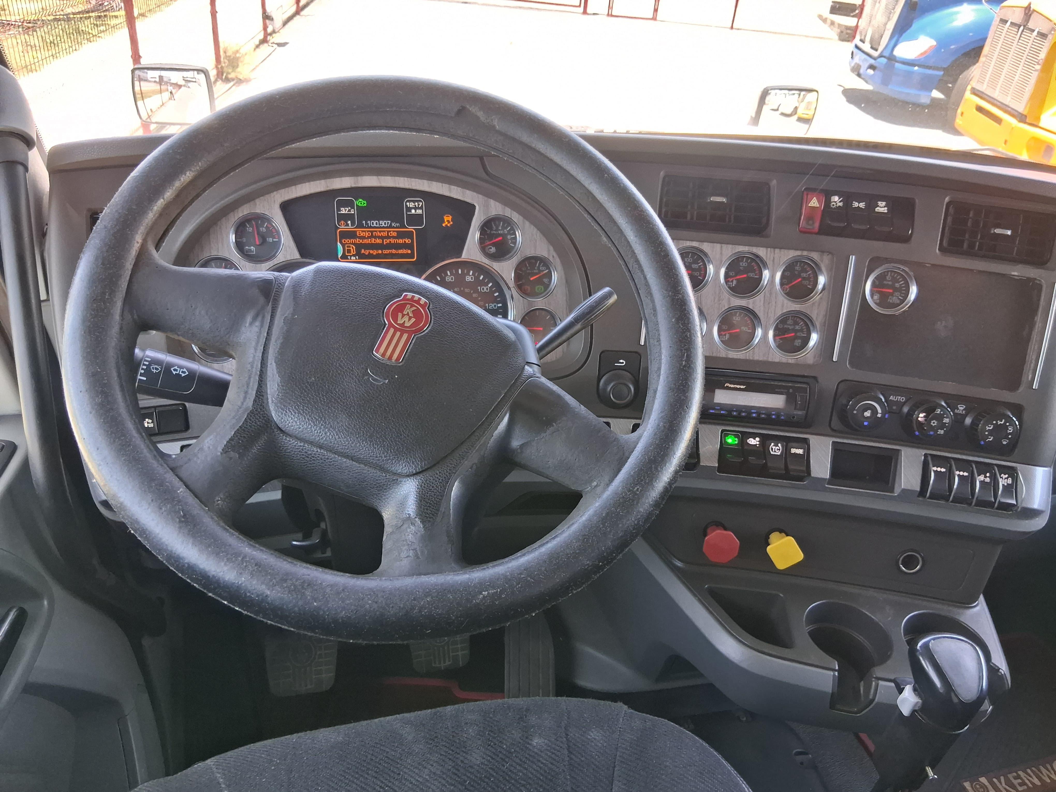 Kenworth T680 MX13 Paccar